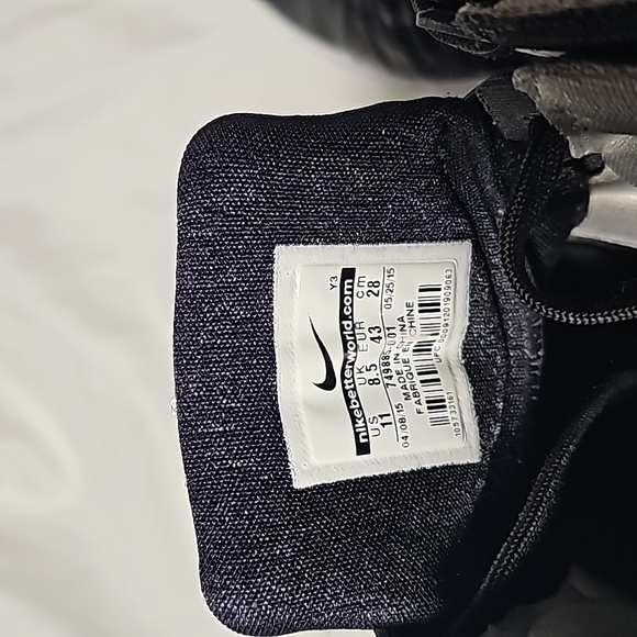 GENTLY USED - 2015 Nike Women's Air Zoom Hyperdunk - Black/Silver - Size 11 - Picture 7 of 13